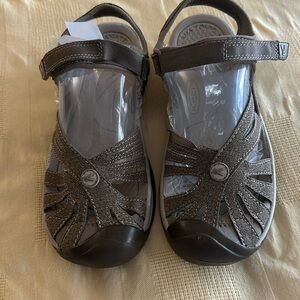 Keen sandals 7-1/2